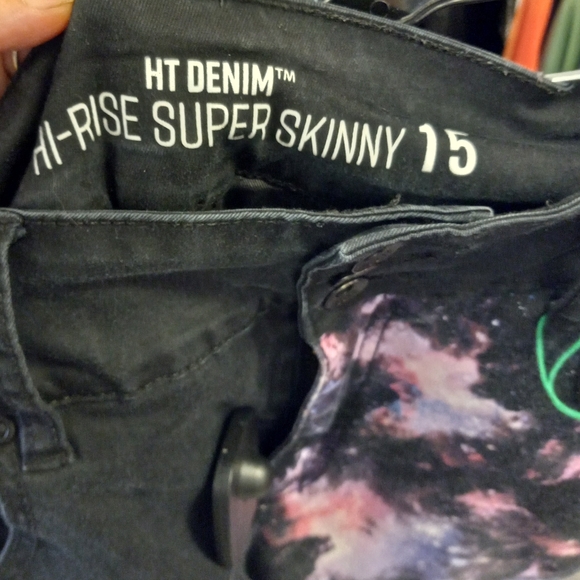 HT split-personality galaxy nebula and black skinnies! - Picture 3 of 5